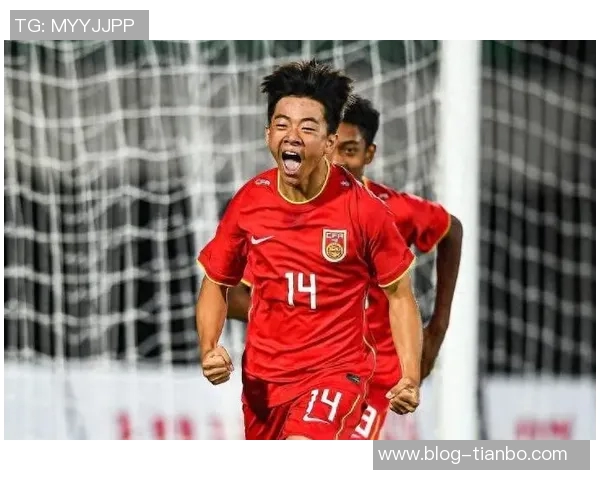 邝兆镭热身赛下半时登场突破造角球助攻队友破门精彩瞬间 邝兆镭热身赛下半时登场突破造角球助攻队友破门精彩瞬间