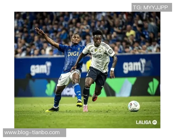 维尼修斯双响助力球队胜利分享伯纳乌的精彩时刻与球迷共庆